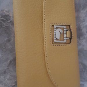 Dooney & Bourke wallet